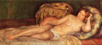 印象派のヌード Painting - クッションの上の裸体 ピエール・オーギュスト・ルノワール